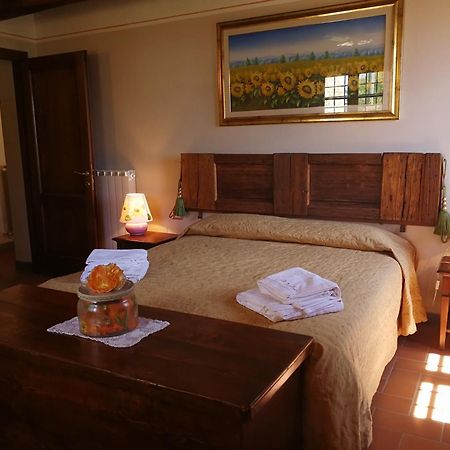 Residence Il Poggiolino Montecarelli Стая снимка